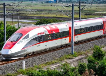 Whoosh Catat Kenaikan 10% Penumpang di Semester I 2025, Ini Penyebabnya