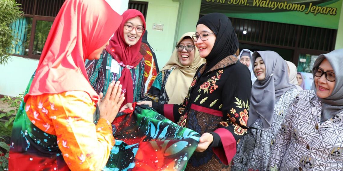 Karya Batik Difabel Jepara Dapat Apresiasi BKOW