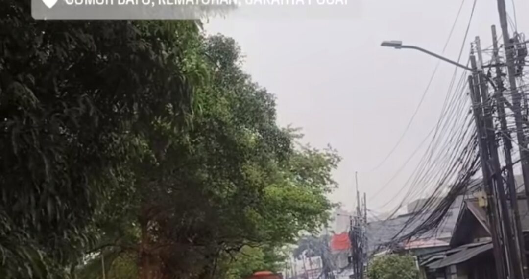 Padat! Jalan Sumur Batu Macet Parah di Hari Pertama Masuk Sekolah