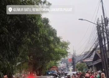 Padat! Jalan Sumur Batu Macet Parah di Hari Pertama Masuk Sekolah