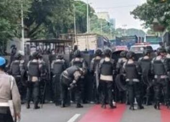 Ratusan Truk Blokade Monas, Audiensi Deadlock