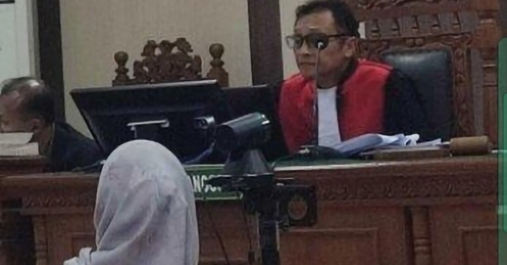 Heni Sebut Mbak Ita Terima Uang Kado