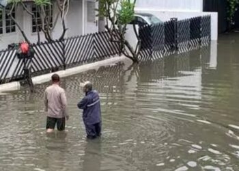 Intensitas Hujan Deras Banjiri Kawasan Elite Jakarta