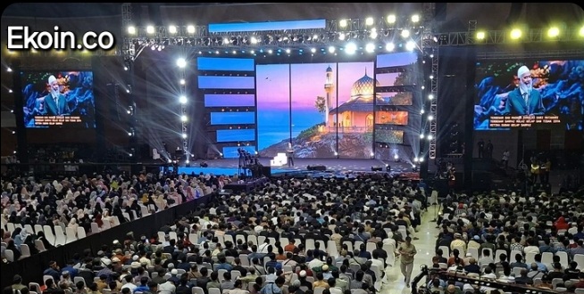 Ribuan Warga Solo Hadiri Ceramah Zakir Naik