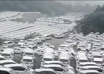 Harga Mobil Listrik Bekas 2024 Anjlok Tajam