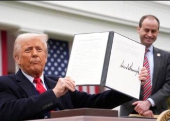 Tarif Baru Trump Ancam Ekonomi Global , Uni Eropa Terancam Balas Tarif Impor Trump