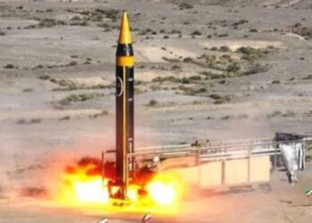 Di Tengah Konflik  Iran Uji Coba Luncurkan Rudal Qasee Baru