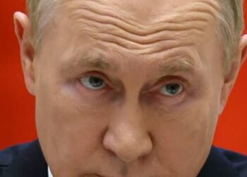 Putin Diminta Akhiri Perang Ekonomi Rusia Melemah, Risiko Kredit Macet Naik