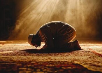 Viral Isu Meninggal Saat Sujud, Dokter Jantung Jelaskan Fakta Medisnya