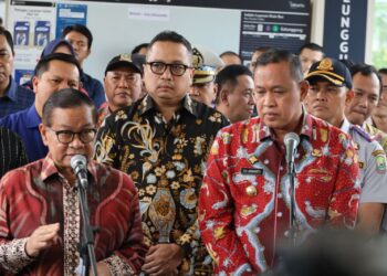 Tri Adhianto Luncurkan Bus B25 Bekasi–Jakarta