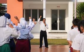 Siswa Dilarang Bawa Ponsel di Sekolah Rakyat