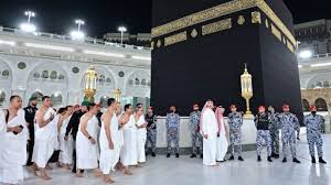 Prabowo Ditemani Menteri Saat Umrah di Arab Saudi