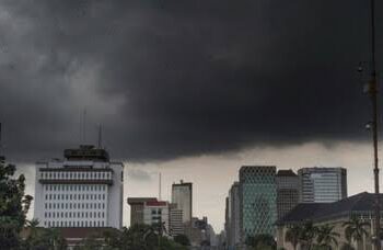 BMKG: Waspada Potensi Banjir dan Tanah Longsor Akibat Cuaca Ekstrem 1-7 Juli 2025