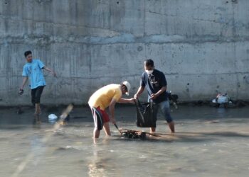 Hari Sungai Nasional, Warga Bersihkan Kali Code