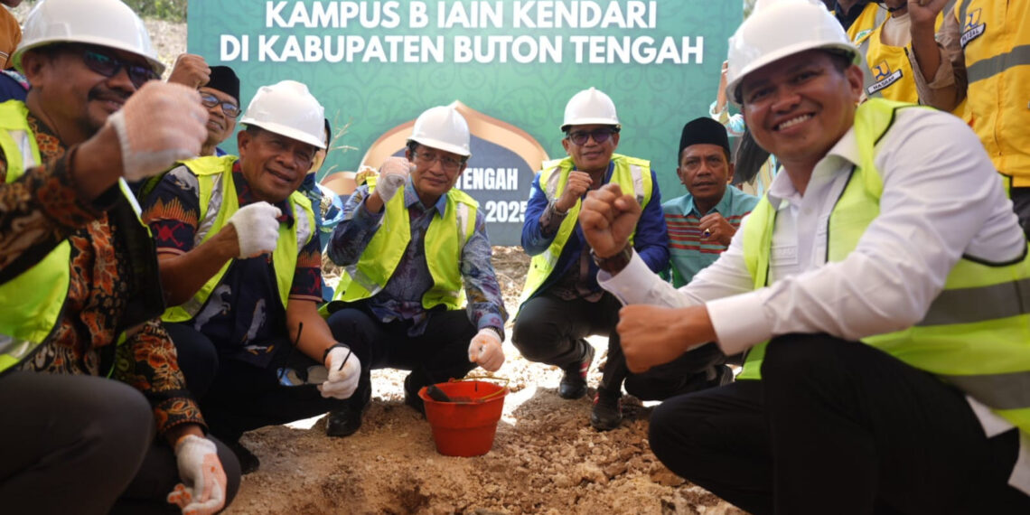 Hibah Tanah Pesantren dan Kampus Baru di Buton Tengah