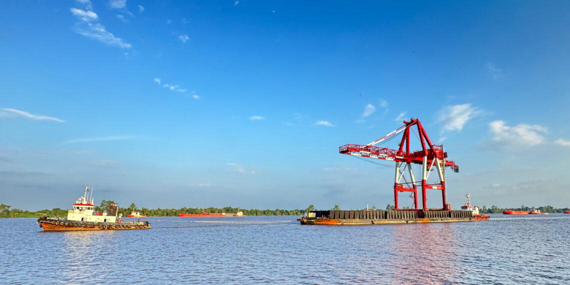 Dorong Efisiensi, Pelindo Tambah Derek Peti Kemas di Sampit