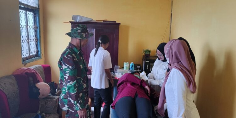 Tulus Ikhlas..!! Pemeriksaan Kesehatan, Pengobatan Massal oleh Satgas TMMD 125 Kodim 1506/Namlea