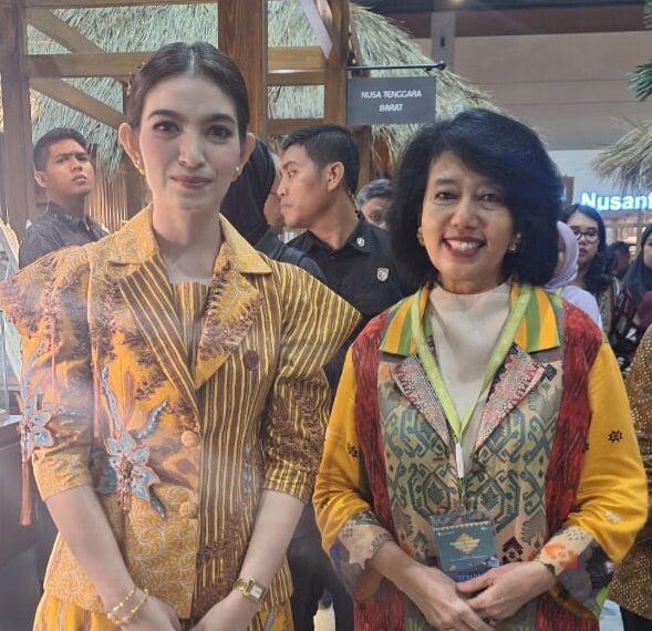 Istri Wapres Selvi Ananda Kunjungi Booth UMKM Mutiara Riana Meilia dari Lombok