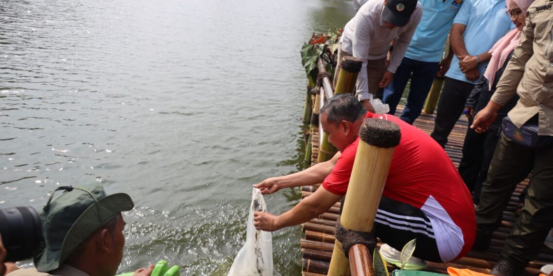 Wali Kota Bekasi Resmikan Dermaga Danau Duta Harapan