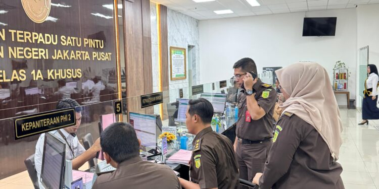 Kejagung Limpahkan Berkas Perkara Suap Hakim CPO ke PN Jakarta Pusat