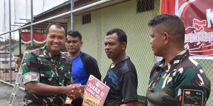 Dengan Wajah Bahagia, Para Pemenang Lomba Perayaan HUT RI Ke-80 Terima Hadiah Dari Dandim 1710/Mimika
