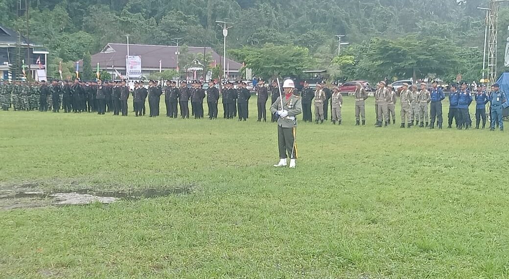 Satgas TMMD Kodim 1506/Namlea Ikuti Upacara HUT Ke-80 Kemerdekaan RI di Alun-Alun Kota Buru Selatan