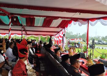 Kodim 1710/Mimika Ikuti Upacara Peringatan HUT Ke-80 Republik Indonesia di Kantor Pusat Pemerintahan Kabupaten Mimika