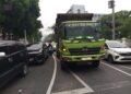 Truk Mogok di Lampu Merah RSCM Bikin Macet