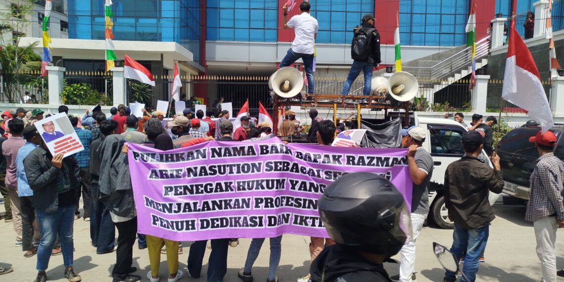 Aksi Mahasiswa Desak Bersihkan Nama Razman Nasution