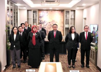 Lantik Pejabat Fungsional, Wamen Ossy Harapkan Peran Dosen Lektor dalam Transformasi STPN