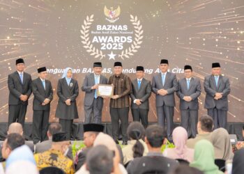 Wamen Ossy Terima Penghargaan Baznas Award 2025