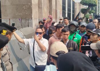 Polisi Amankan Pelajar Berseragam di Aksi DPR
