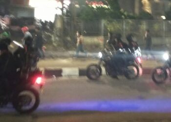 Massa Demo 25 Agustus di Jalan KS Tubun Dipukul Mundur Polisi dengan Tembakan Gas Air Mata 