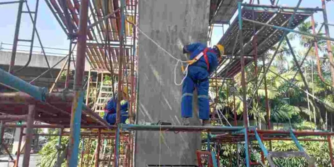 Disbud Rawat Patung Dirgantara Pancoran Jakarta