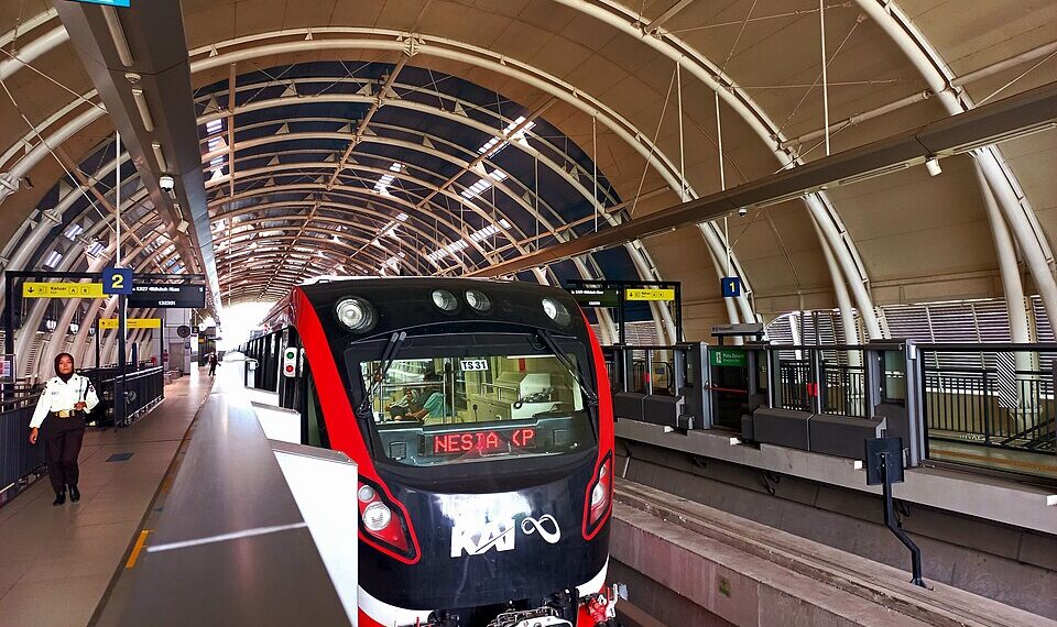 Jakarta Nikmati Tarif Khusus Rp 80 Transportasi Umum