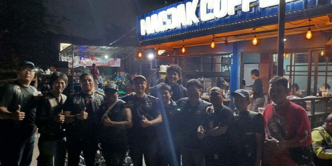 Klub Motor Antik Ramaikan Grand Opening Macjak Coffee