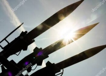 Rudal Siap Diluncurkan Jika Israel Menyerang