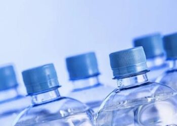 Dampak Minum Air Mineral Setiap Hari Aman atau Berbahaya?