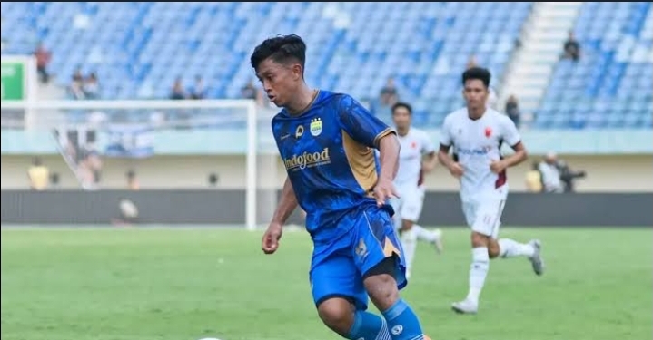 Febri Hariyadi Cetak Gol Penutup Kemenangan Persib