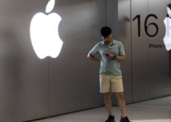 Apple Bangun Pabrik di AS Dongkrak  Investasi Besar Picu Lonjakan Saham