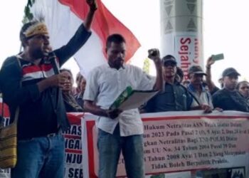 Ratusan Warga Papua Desak Pangdam Pimpin Sementara
