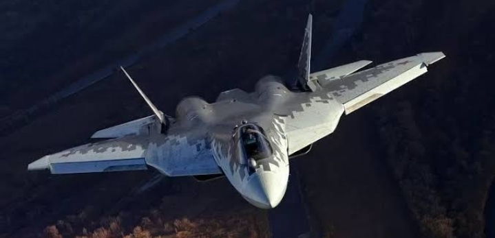 Su-57 Rusia Saingi F-22 Amerika