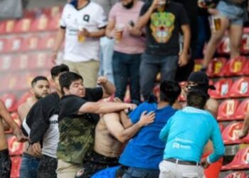 Suporter di Hungaria Ricuh Karena Adanya  Spanduk Provokatif Picu Konflik Sepak Bola