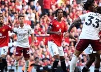 Rice Pimpin Arsenal Kalahkan Manchester United