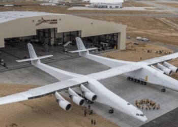 Pesawat Terbesar Dunia Sepanjang Lapangan Bola