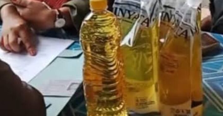 Warga Lumajang Diiming-imingi Minyak Goreng Murah, Polisi Usut Modus Beli Pakai Selfie KTP