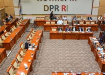 DPR Ingatkan Dampak Isu Akuisisi BCA Danantara Buka Suara