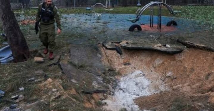 Rudal Klaster Houthi Guncang Tel Aviv