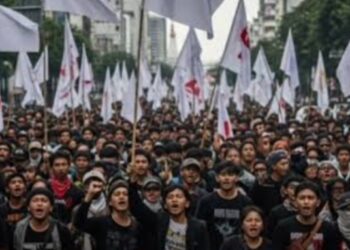 Bloomberg: Demo DPR Guncang Stabilitas Ekonomi