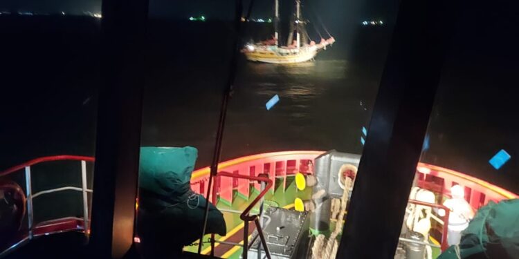 Dorong Efisiensi, Pelindo Tambah Derek Peti Kemas di Sampit